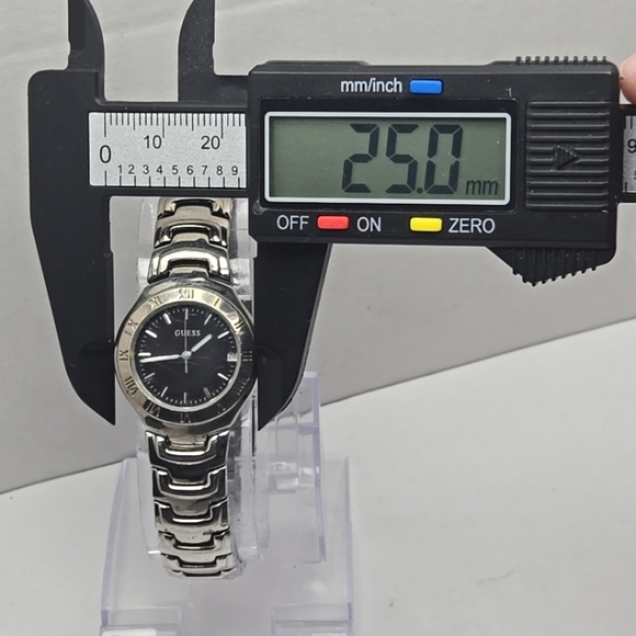 Womens Guess Watch G75467L Silver Tone 25mm Round Date Dial New Battery - Picture 5 of 10